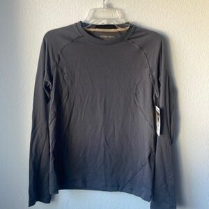 NWT Yogasmoga top size small brand new gray long sleeve